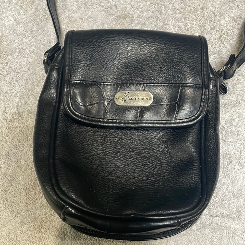Kathie Lee collection w/ shoulder strap black leather shoulder bag